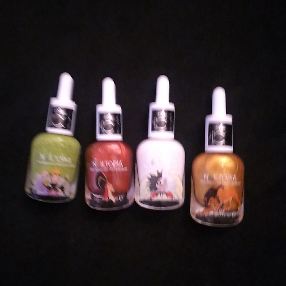 4 NAILTOPIA DISNEY Villains  nail polish limit edition  .